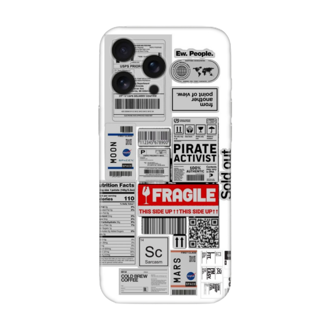 Beyaz zeminli, etiket ve barkod desenli, modern tasarımlı telefon kılıfı