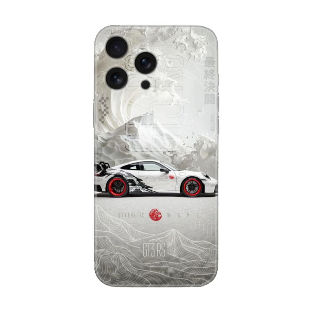 Beyaz spor arabalı, modern desenli iPhone telefon kılıfı, şık ve dayanıklı tasarım