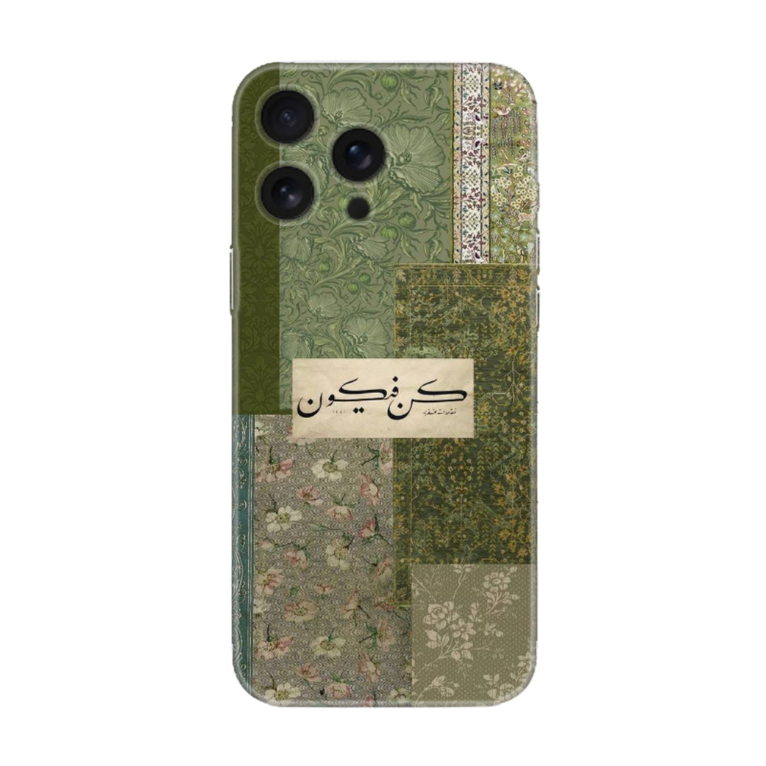 Yeşil tonlarda desenli ve Arapça yazılı, iPhone uyumlu telefon kılıfı tasarımı
