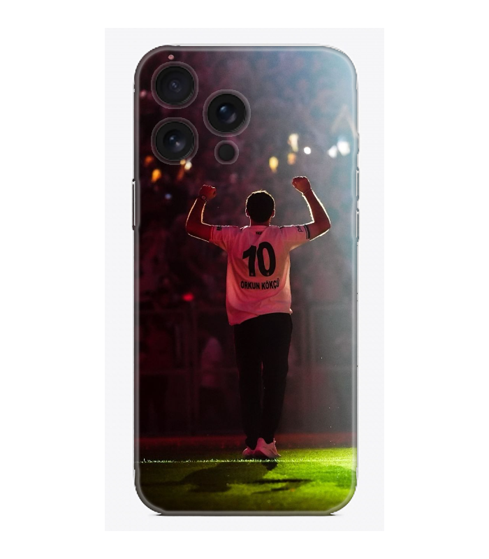 Futbolcu tasarımlı, sahada yürüyen kişi görselli telefon kılıfı, iPhone uyumlu