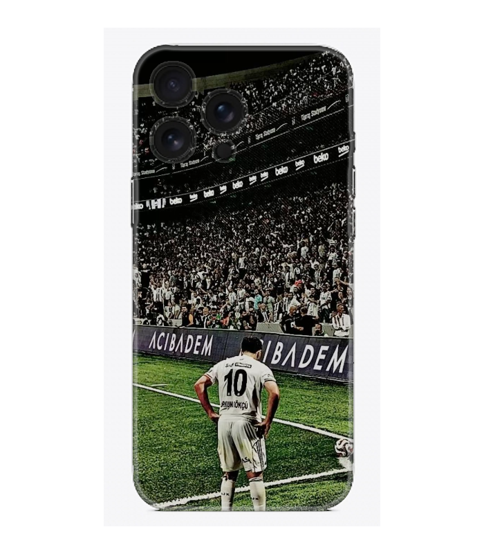 Stadyumda futbolcu tasarımlı telefon kılıfı, arka planda seyirci kalabalığı var.