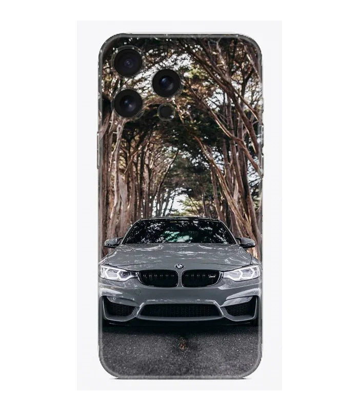 Gri spor araba temalı, ağaçlı yolda tasarlanmış telefon kılıfı görseli