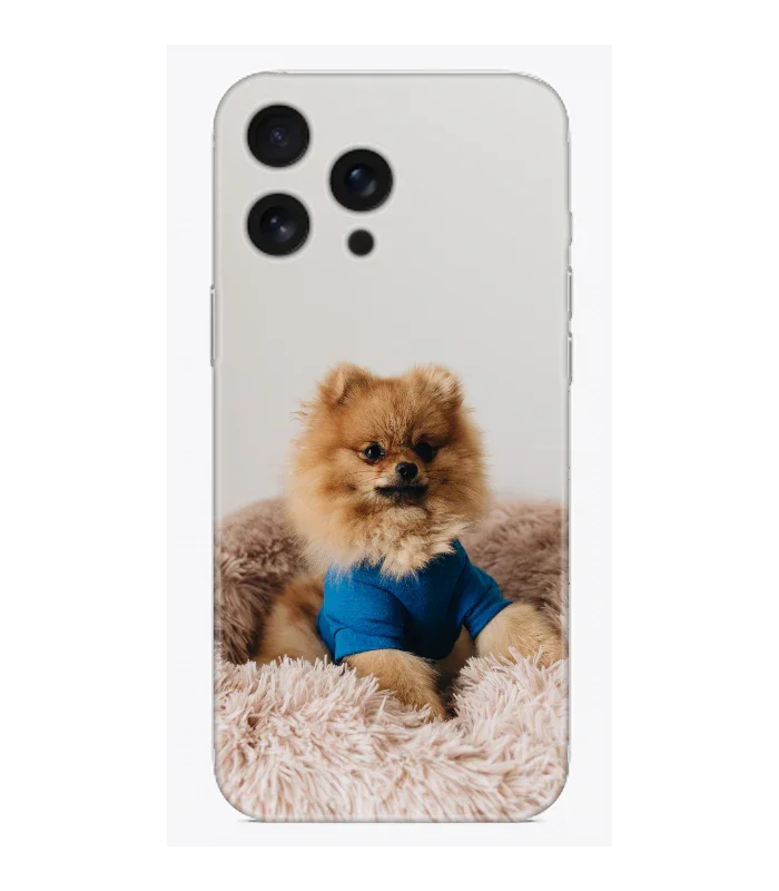 Köpek baskılı, şeffaf, kişiye özel telefon kılıfı; peluş yastıkta mavi kıyafetli köpek.