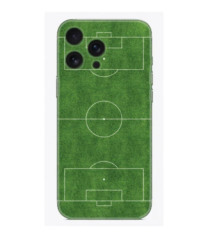 Futbol sahası desenli iPhone telefon kılıfı, spor temalı ve yeşil renkli koruyucu kılıf