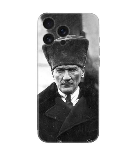 Siyah beyaz Atatürk portreli telefon kılıfı, dayanıklı ve şık tasarım